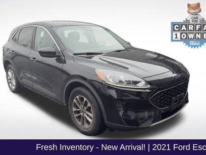 Used 2021 Ford Escape SE w/ Convenience Package