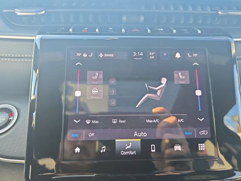 Used 2025 Jeep Grand Cherokee Altitude image 30