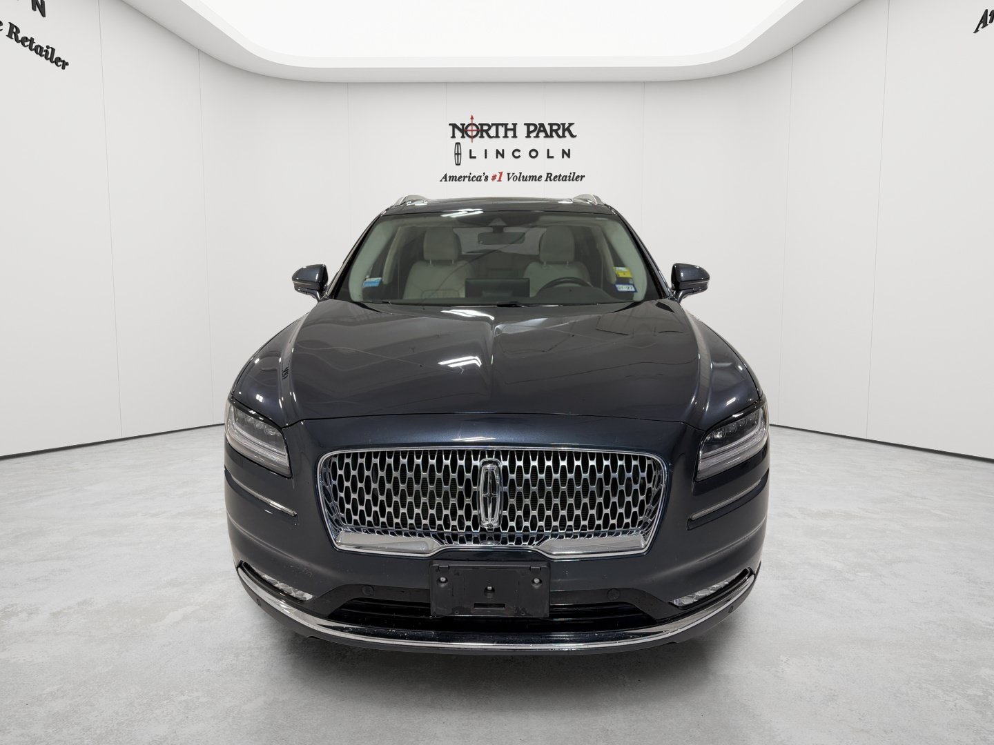 Used 2023 Lincoln Nautilus Black Label w/ Class II Trailer Tow Package AWD/4WD image 8