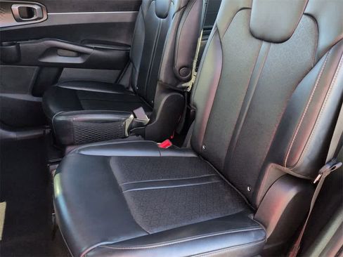 Used 2022 Kia Sorento S image 20