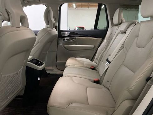 Used 2018 Volvo XC90 T6 Momentum w/ Convenience Package AWD/4WD image 41