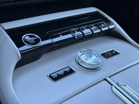 New 2026 Lincoln Navigator Reserve AWD/4WD image 33