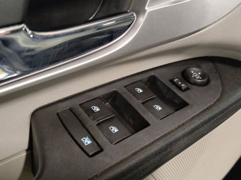 Used 2017 Chevrolet Equinox LT image 27