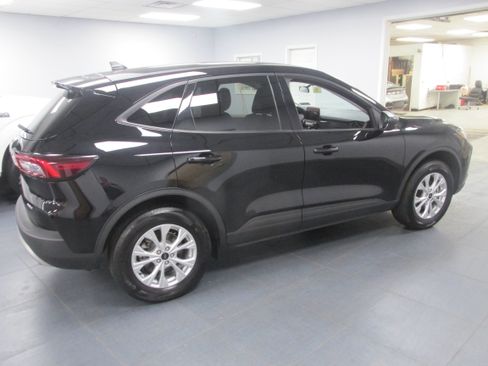 Used 2025 Ford Escape Active AWD/4WD image 4