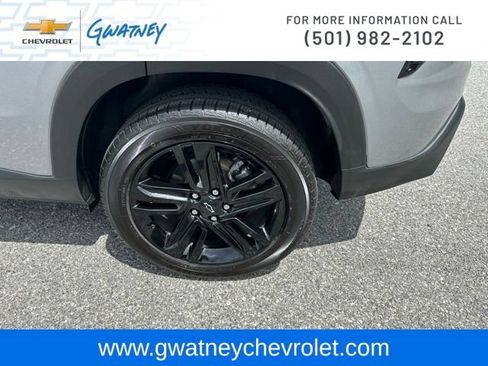 Used 2025 Chevrolet Trax ACTIV w/ Sunroof Package FWD image 10