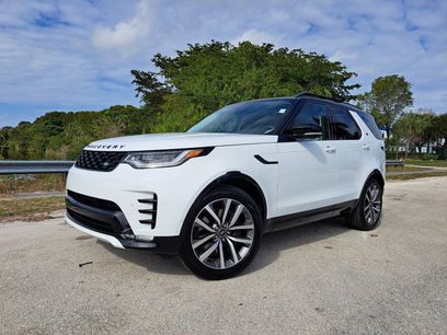 New 2025 Land Rover Discovery Dynamic SE