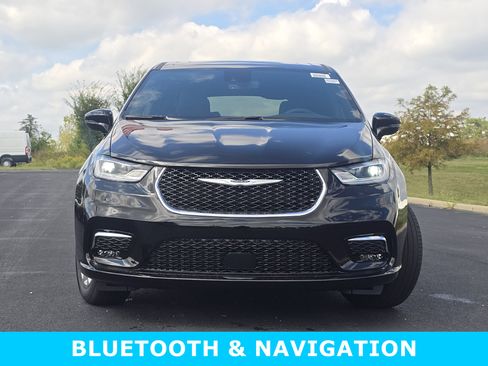 New 2026 Chrysler Pacifica Select image 8