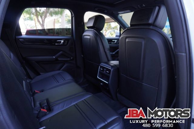 Used 2023 Porsche Cayenne AWD/4WD image 8
