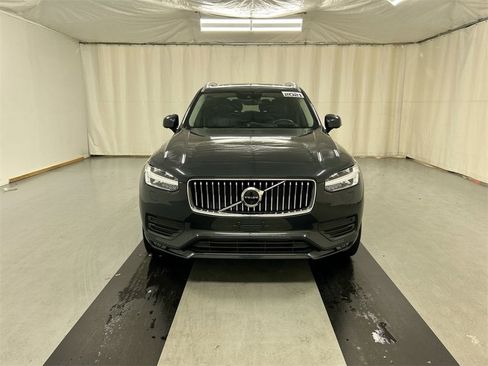 Used 2021 Volvo XC90 T5 Momentum w/ Advanced Package image 3