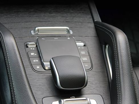 Used 2023 Mercedes-Benz GLS 580 4MATIC image 14