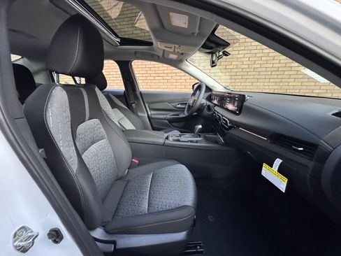 New 2026 Nissan Sentra SV w/ SV Convenience Package FWD image 8