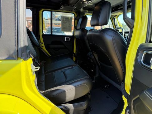 Used 2023 Jeep Wrangler Unlimited Sahara w/ Cold Weather Group image 17