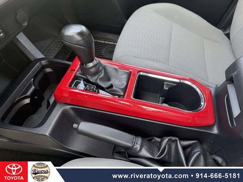 Used 2018 Toyota Tacoma SR5 AWD/4WD image 19