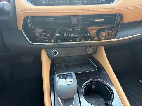 Used 2022 Nissan Rogue Platinum w/ Head-Up Display Package AWD/4WD image 15