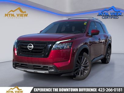 Used 2024 Nissan Pathfinder SL w/ SL Premium Package