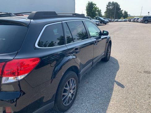 Used 2012 Subaru Outback 2.5i Limited AWD/4WD image 4