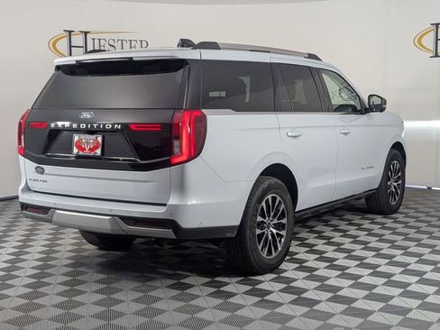 Used 2025 Ford Expedition Platinum AWD/4WD image 7