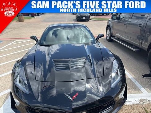 Used 2017 Chevrolet Corvette Z06 w/ Z07 Performance Package image 2