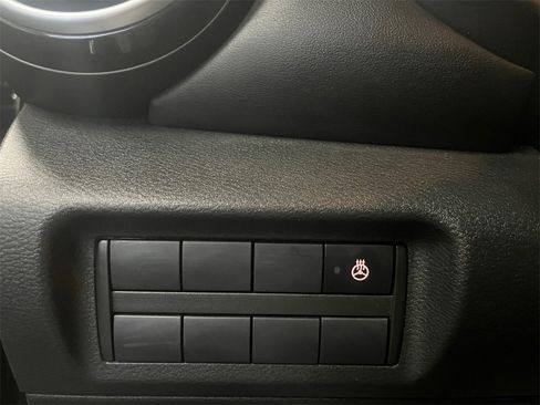 Used 2023 Nissan Kicks SR w/ SR Premium Package image 10