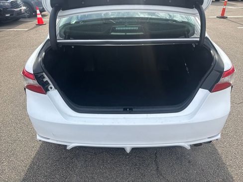Used 2019 Toyota Camry SE image 36