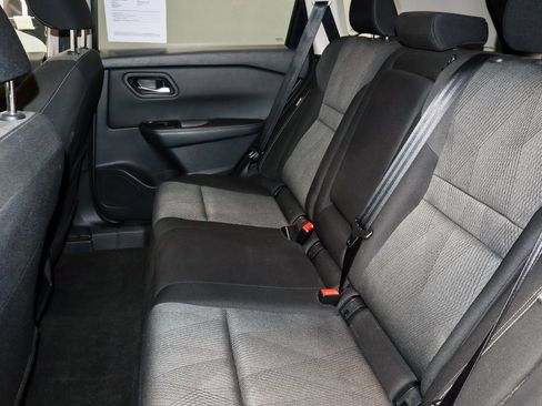 Certified 2024 Nissan Rogue SV image 24