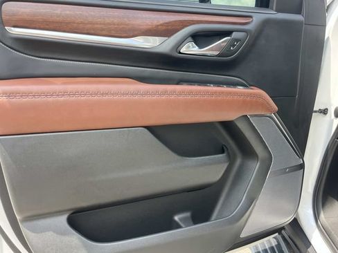 Used 2023 GMC Yukon XL Denali Ultimate AWD/4WD image 34