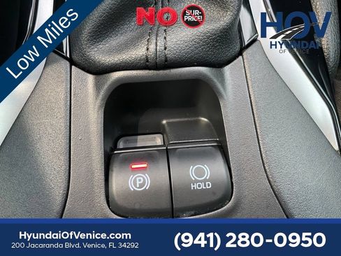 Used 2024 Toyota Corolla Cross LE w/ Moonroof Package FWD image 18