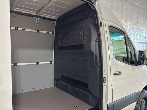 New 2025 Mercedes-Benz Sprinter 2500 image 4