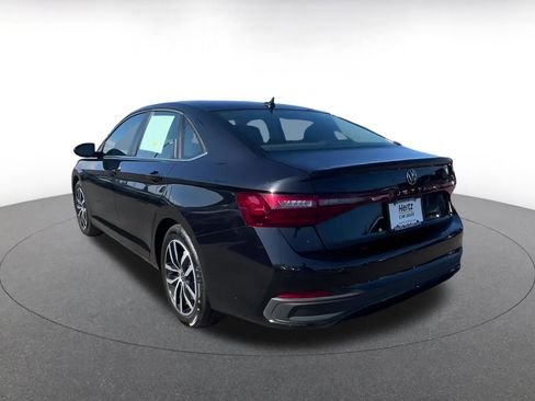 Used 2025 Volkswagen Jetta SE image 11