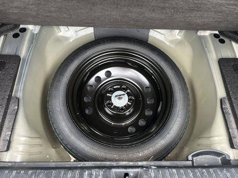 Used 2023 Subaru Legacy Premium image 13