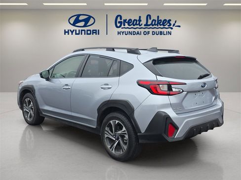 Used 2024 Subaru Crosstrek 2.0i Premium image 3