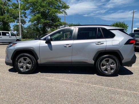 Used 2025 Toyota RAV4 XLE w/ Convenience Package AWD/4WD image 6