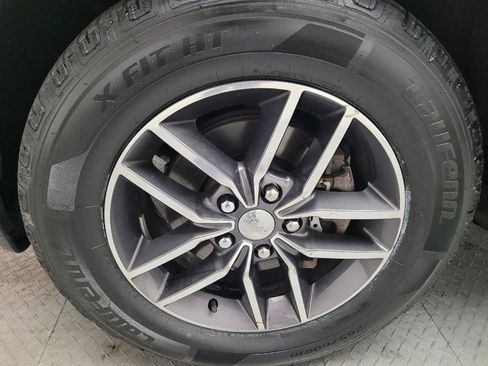 Used 2018 Jeep Grand Cherokee Limited image 31