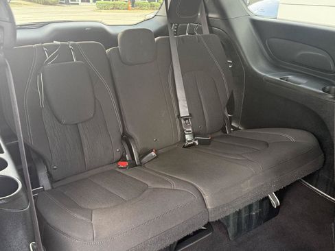 Used 2018 Chrysler Pacifica Touring Plus w/ S Appearance Package FWD image 22