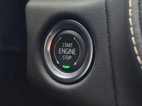 Used 2024 GMC Yukon SLT w/ SLT Luxury Package AWD/4WD image 44