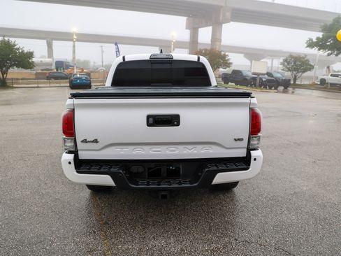 Used 2019 Toyota Tacoma Limited AWD/4WD image 23