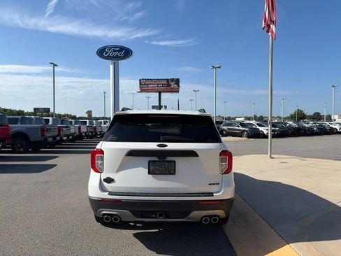 Used 2023 Ford Explorer King Ranch w/ Technology Package AWD/4WD image 4
