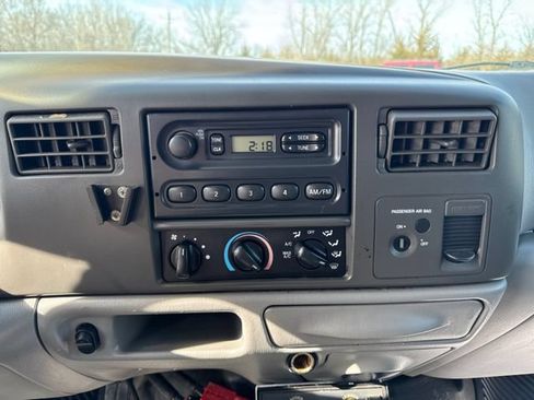 Used 2003 Ford F250 4x4 Regular Cab Super Duty image 12