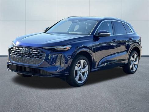 Used 2025 Audi Q5 Premium Plus w/ Premium Plus AWD/4WD image 10