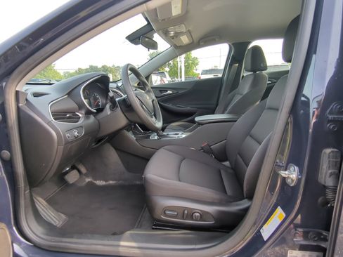 Used 2025 Chevrolet Malibu LT FWD image 16