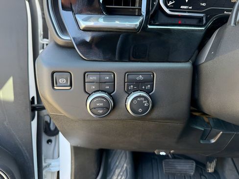 Used 2024 GMC Sierra 1500 SLE AWD/4WD image 18
