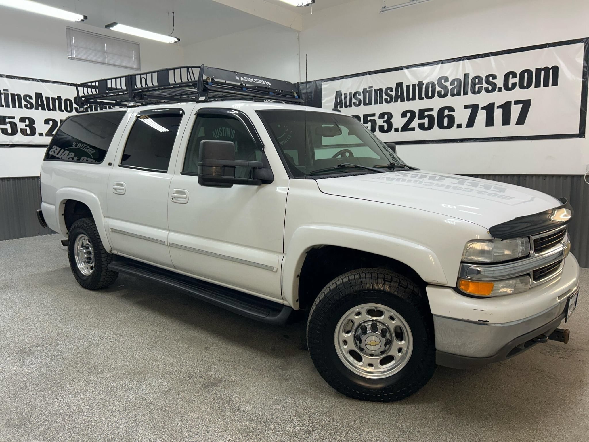 Used 2003 Chevrolet Suburban 2500 LT w/ LT Preferred Equipment Group AWD/4WD image 1