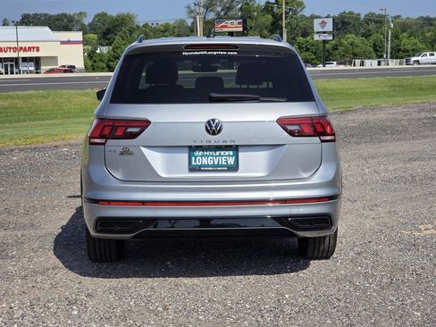 Used 2022 Volkswagen Tiguan SE R-Line FWD image 5