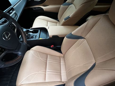 Certified 2024 Lexus ES 300h Ultra Luxury image 16