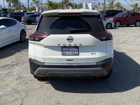 Used 2021 Nissan Rogue SV FWD image 8