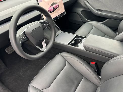 Used 2025 Tesla Model 3 image 11