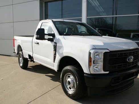New 2026 Ford F250 XL w/ F-250 >10K GVWR Package image 2