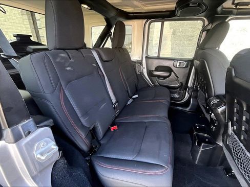 Used 2018 Jeep Wrangler Unlimited Rubicon image 25