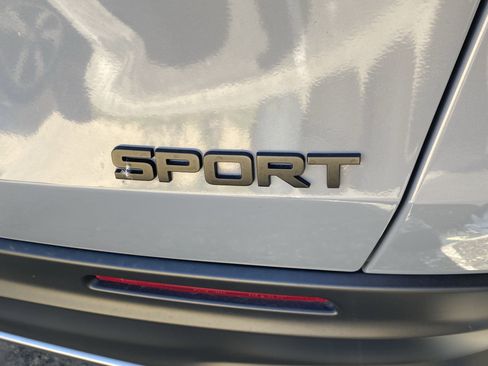 Used 2025 Honda HR-V Sport image 4