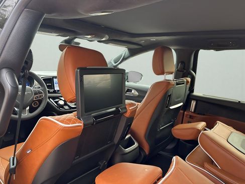 New 2026 Chrysler Pacifica Pinnacle image 18